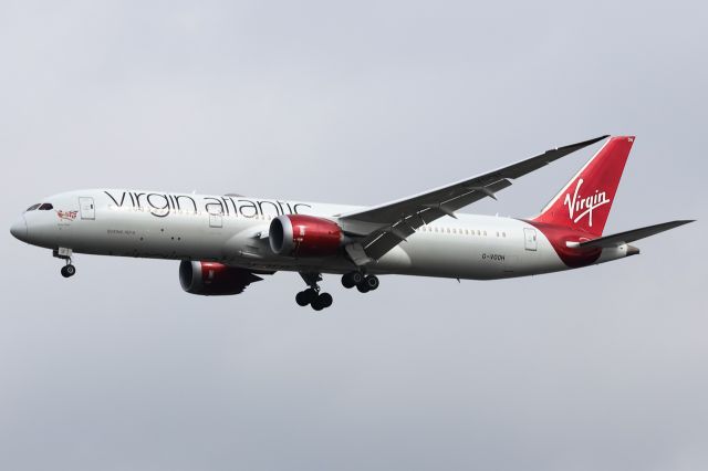 Boeing 787-9 Dreamliner (G-VOOH)