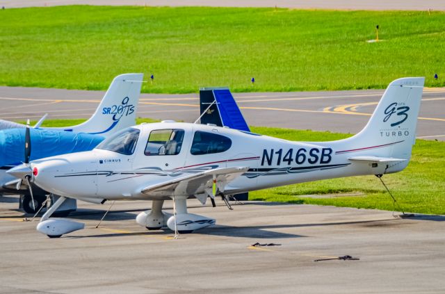 Cirrus SR-22 (N146SB)
