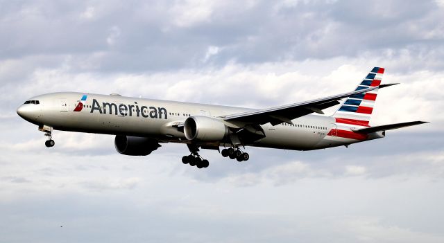 BOEING 777-300ER (N722AN) - American back Flying To Sydney Rwy 16R