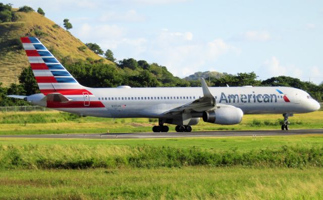 Boeing 757-200 (N185AN)