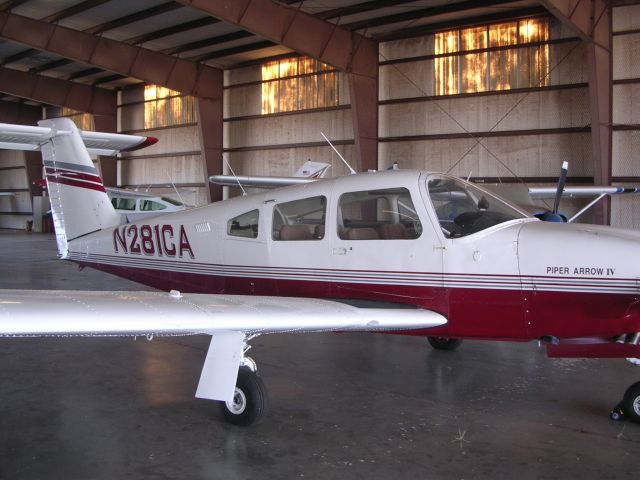 Piper Cherokee Arrow (N281CA)