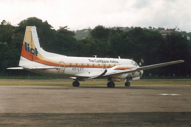 Hawker Siddeley HS-748 (V2-LCT) - Seen here in Dec-88.br /br /With LIAT from Jun-85 to Sep-05 when it became C-GBCY for Wasaya Airways.br /Registration cancelled 21-Aug-13. Broken up at CYQT.