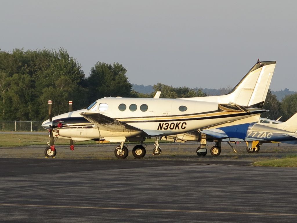 Beechcraft King Air 90 (N30KC)