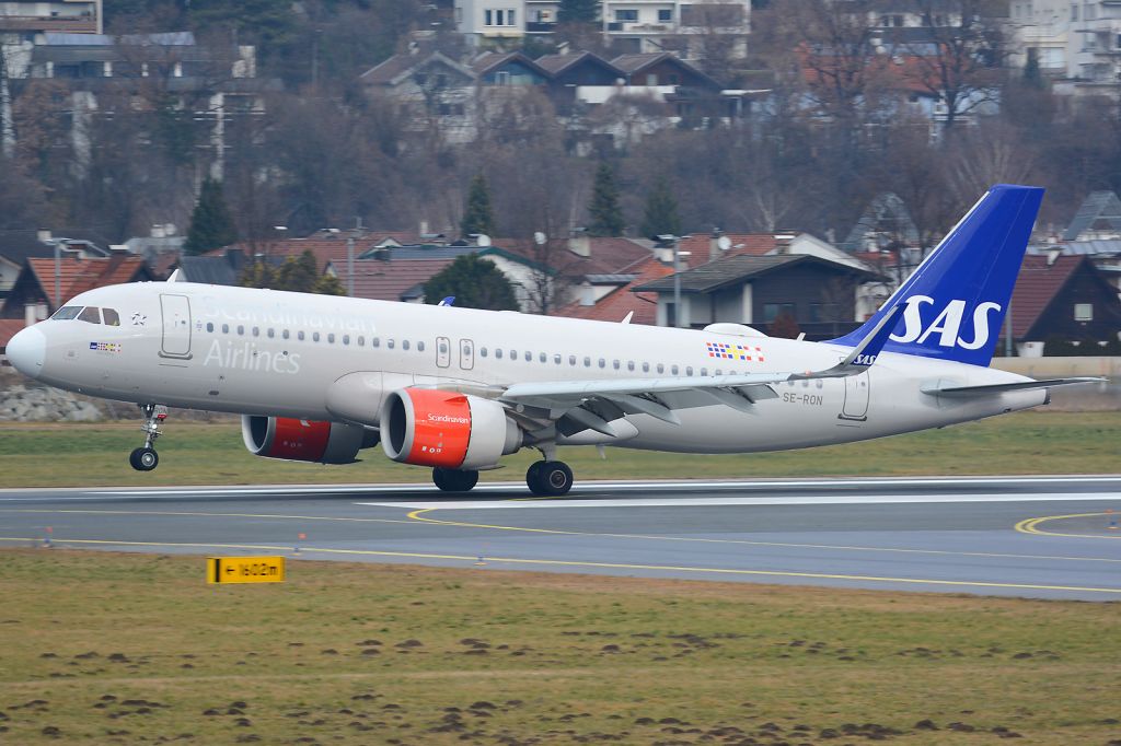 Airbus A320neo (SE-RON)