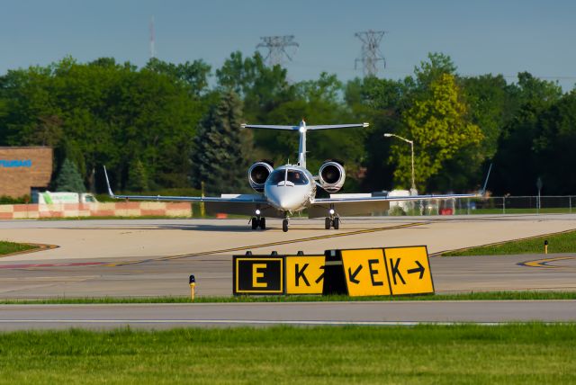 Learjet 31 (N569SC)