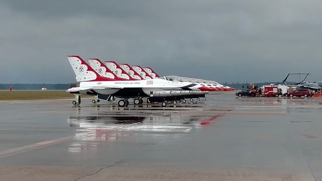 Lockheed F-16 Fighting Falcon — - Thunderbirds at Tyndall AFB (2017)