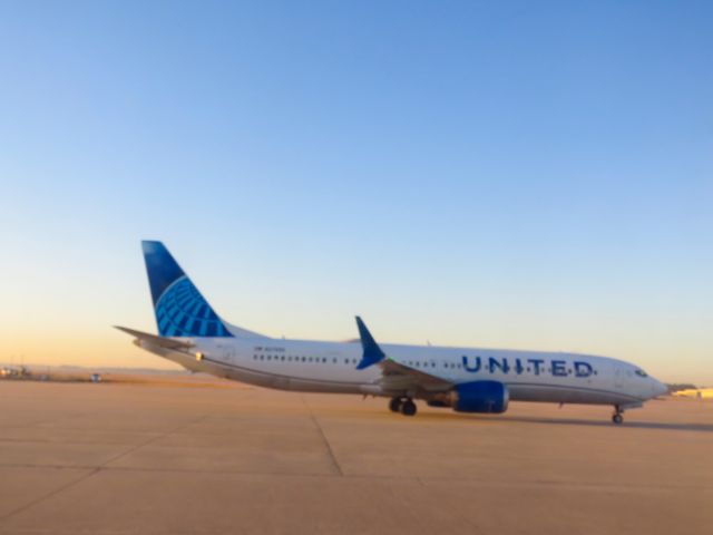 Boeing 737 MAX 9 (N37555) - UAL2260br /IAH-TPAbr /03/11/2025