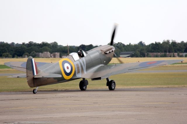 SUPERMARINE Spitfire (G-CFJG) - Supermarine Spitfire Mk.I Abr /Photo: 12.07.2015