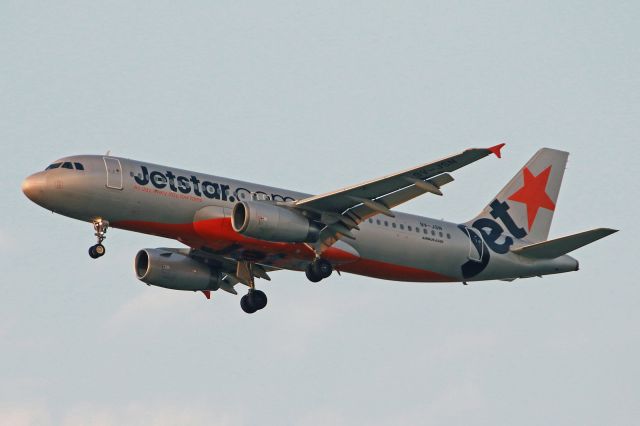 Airbus A320 (9V-JSN)