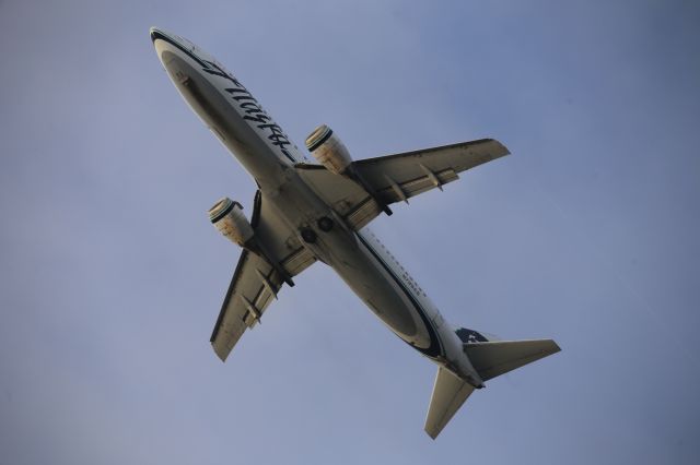 BOEING 737-400 (N799AS)