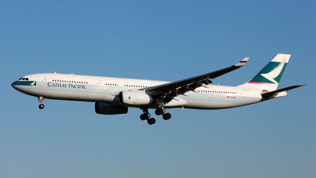 Airbus A330-300 (B-HLQ) - Short Final To 16R