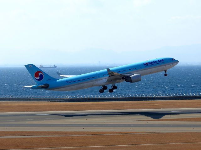 Airbus A330-300 (HL7709)