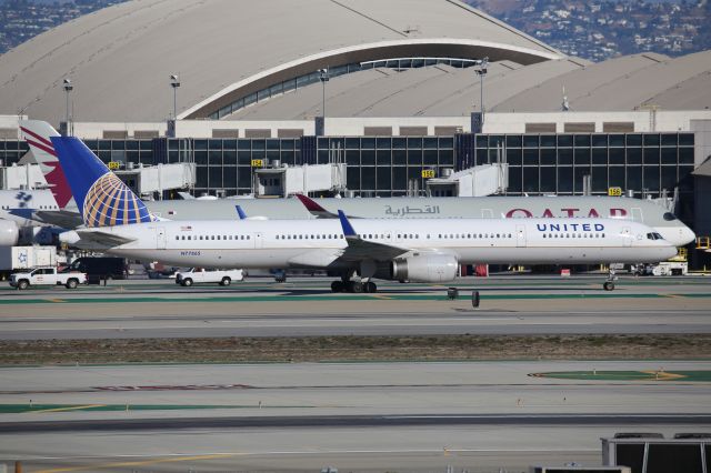 BOEING 757-300 (N77865)