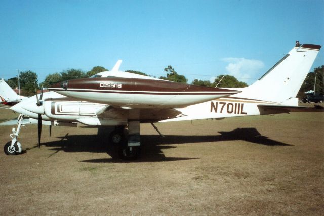 Cessna 310 (N7011L) - Seen here in May-00.br /br /Exported to Mexico 9-Mar-12.