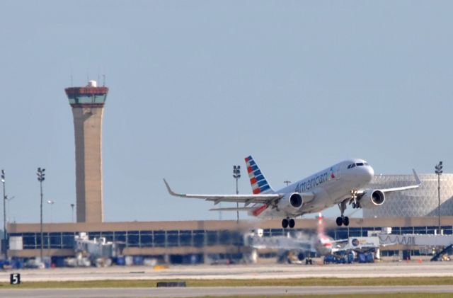 Airbus A319 (N90024)