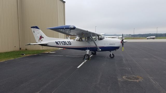 Cessna Skyhawk (N713LU)