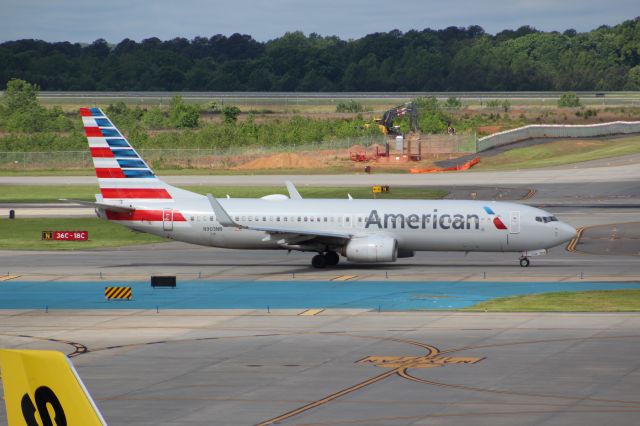 Boeing 737-800 (N903NN)