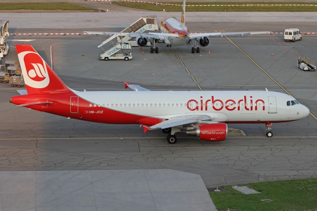 Airbus A320 (HB-JOZ) - "Air Berlin" livery