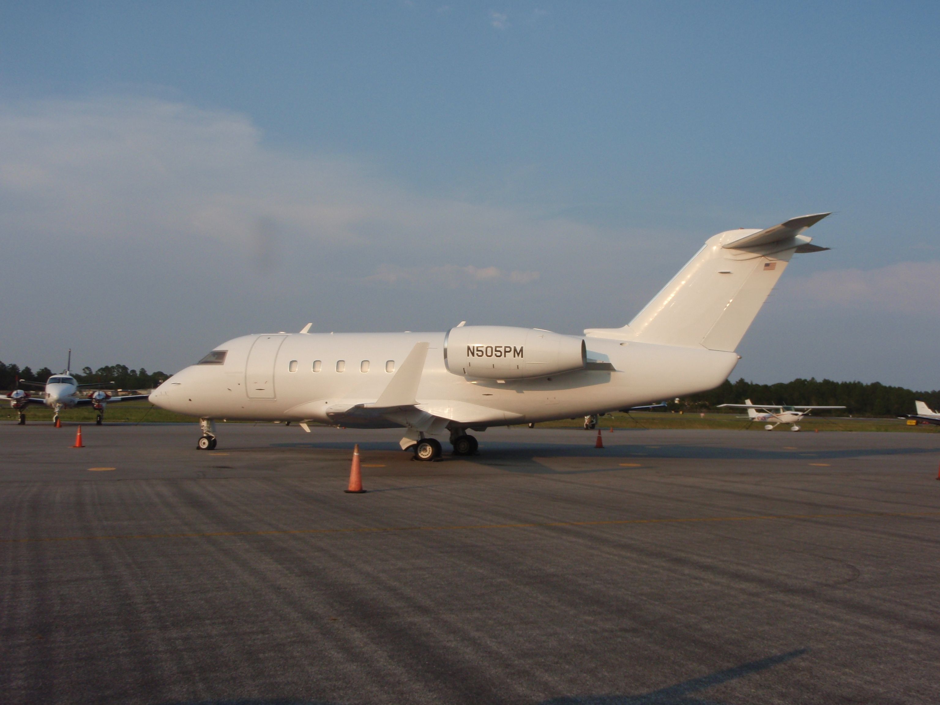 Canadair Challenger (N505PM)