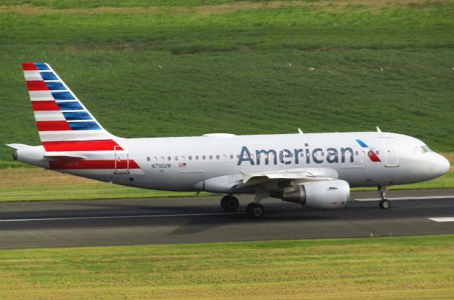 Airbus A319 (N716UW)