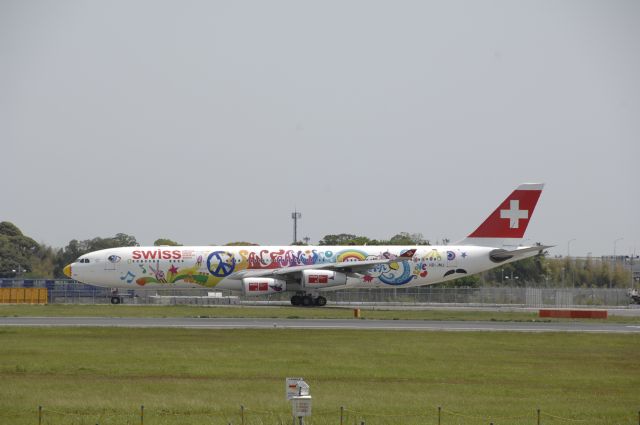 Airbus A340-300 (HB-JMJ) - Taxi at Narita Intl Airport on 2011/5/9 San Francisco c/s