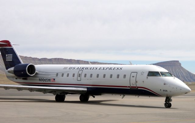 Canadair Regional Jet CRJ-200 (N906SW)