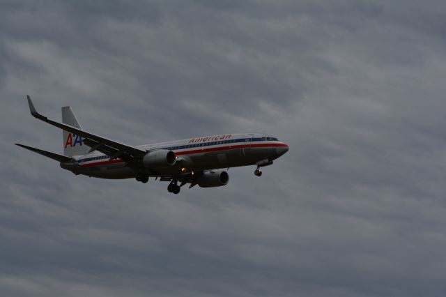 Boeing 737-800 (N852NN)