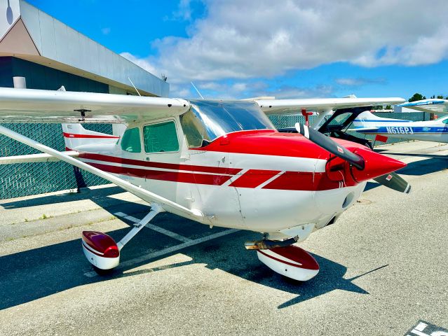 Cessna Skyhawk (N6351D)