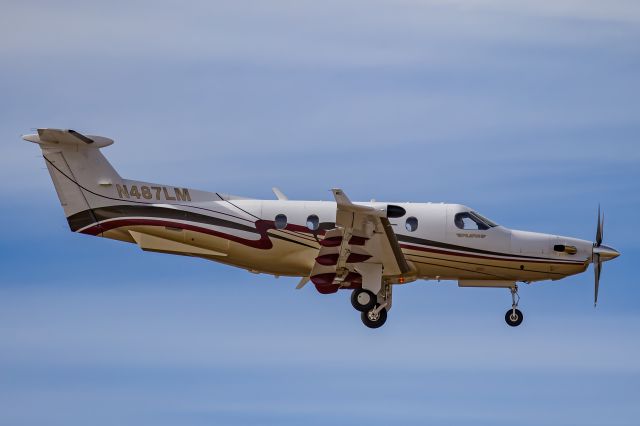 Pilatus PC-12 (N487LM)