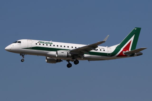 Embraer 170/175 (EI-RDF)