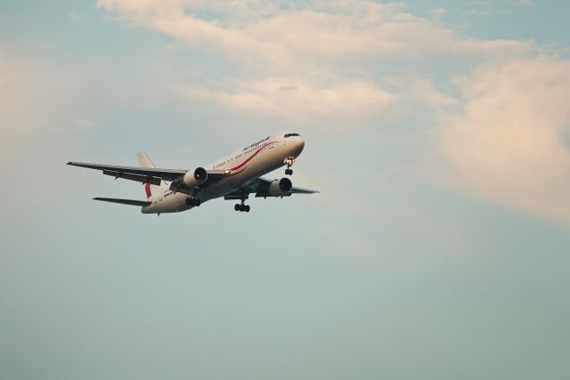 BOEING 767-300 (P2-PXW)