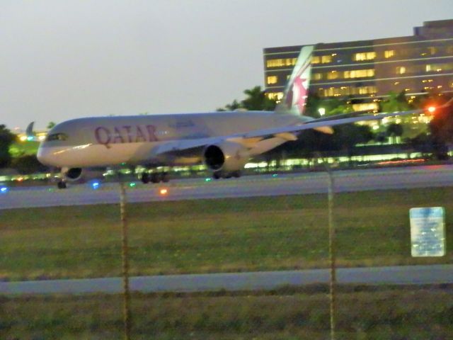 Airbus A350-900 (A7-ALP)