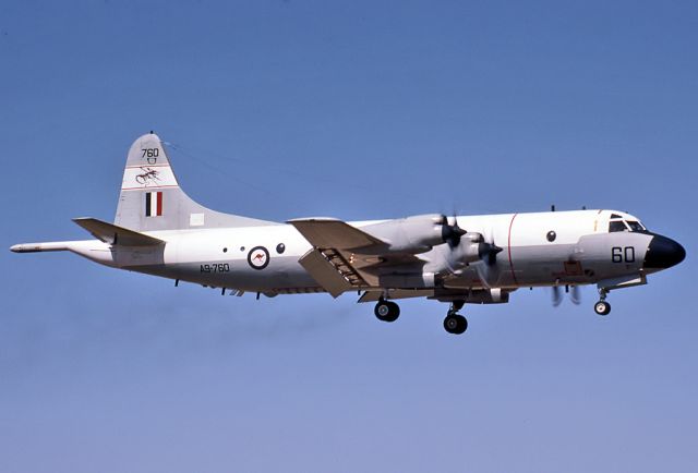 A9760 — - AUSTRALIA - AIR FORCE - LOCKHEED AP-3C ORION - REG A9-760 (CN 285D-5676) - EDINBURGH RAAF BASE ADELAIDE SA. AUSTRALIA - YPED (11/11/1982)35MM SLIDE SCANNED AT 6400 DPI.