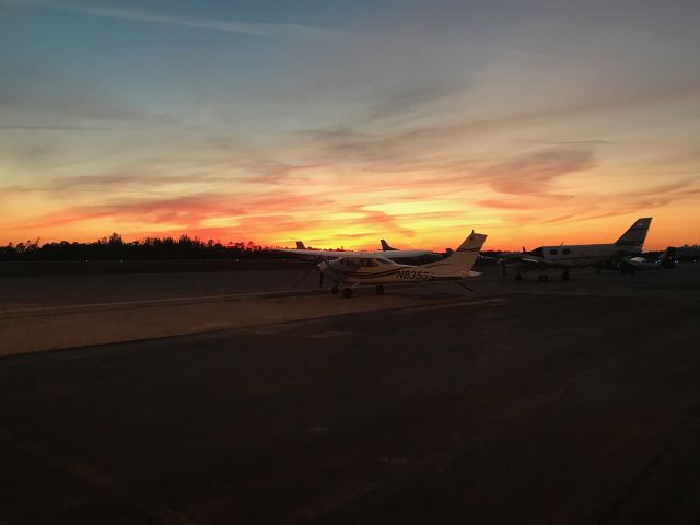 — — - March 22 2018 sunset at F45 (North Palm Beach County Airport, Florida)