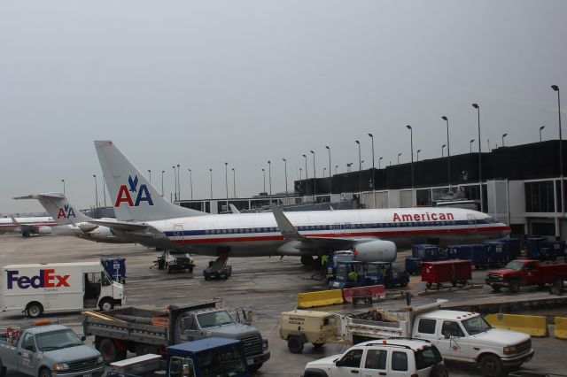 Mooney M-20J (N913AN) - 081612 at T2 at Chicago