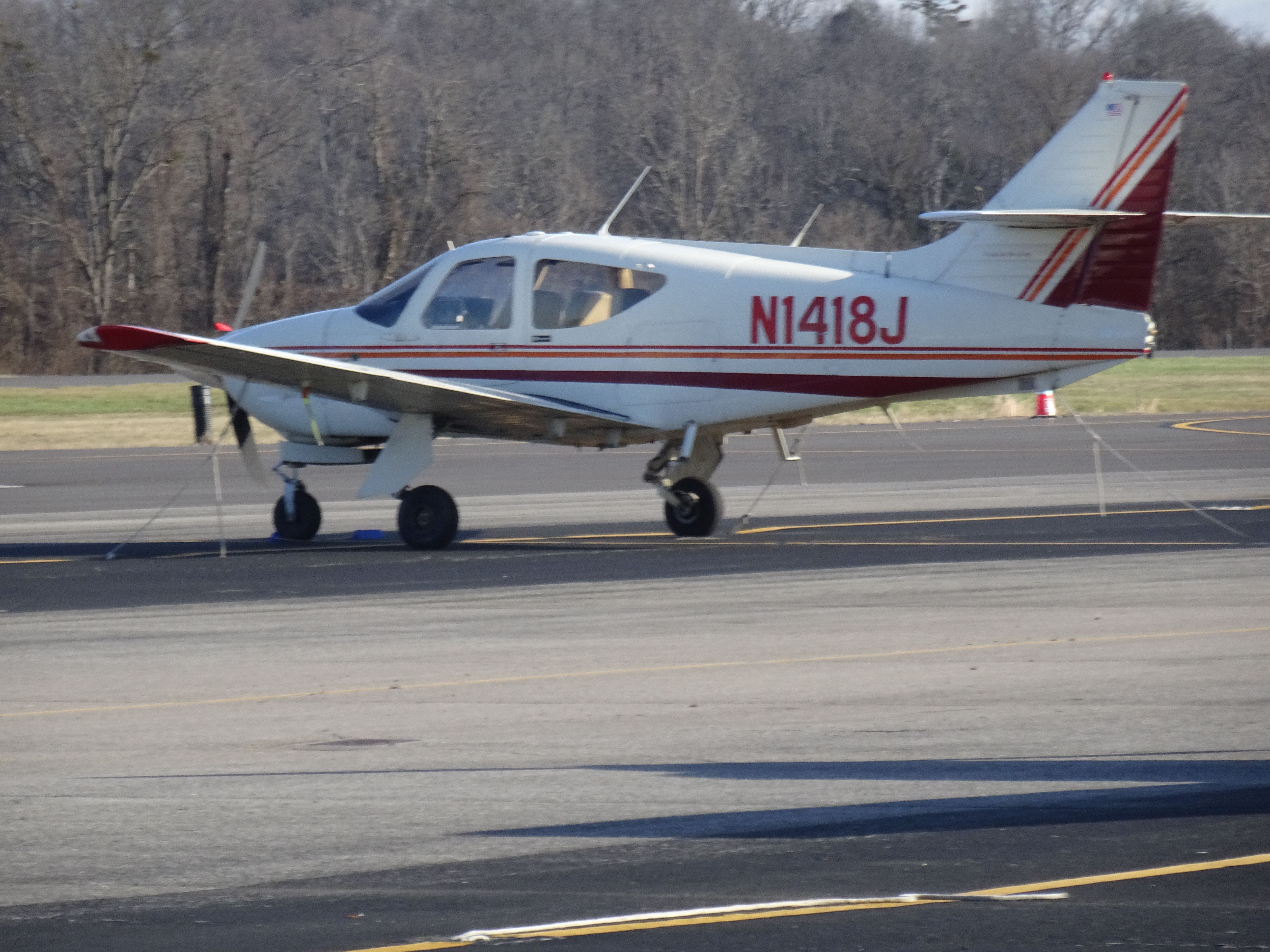 Rockwell Commander 114 (N1418J)