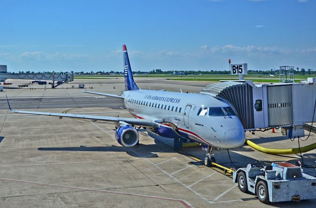 Embraer 170/175 (N827MD) - N827MD US Airways Express (Republic Airlines) Embraer ERJ-170-100SU 170SU (cn 17000047)br /br /Louis Armstrong New Orleans International Airport (IATA: MSY, ICAO: KMSY, FAA LID: MSY)br /TDelCorobr /May 12, 2013