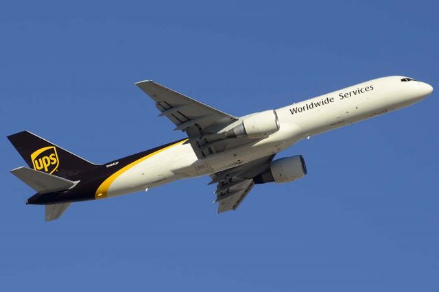 Boeing 757-200 (N406UP) - UPS Boeing 757-24APF N406UP at Phoenix Sky Harbor on December 2, 2015. It first flew on May 13, 1988. Its construction number is 23728. It was delivered to UPS on June 2, 1988. 