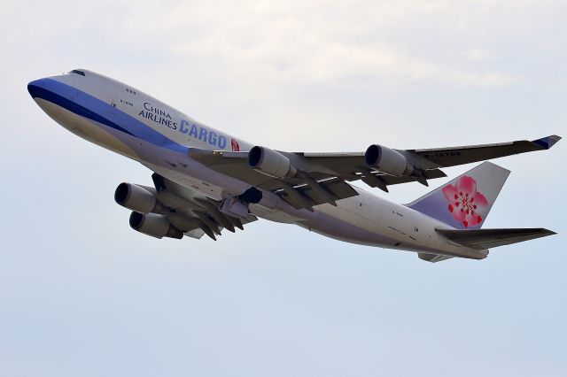 Boeing 747-400 (B-18706)