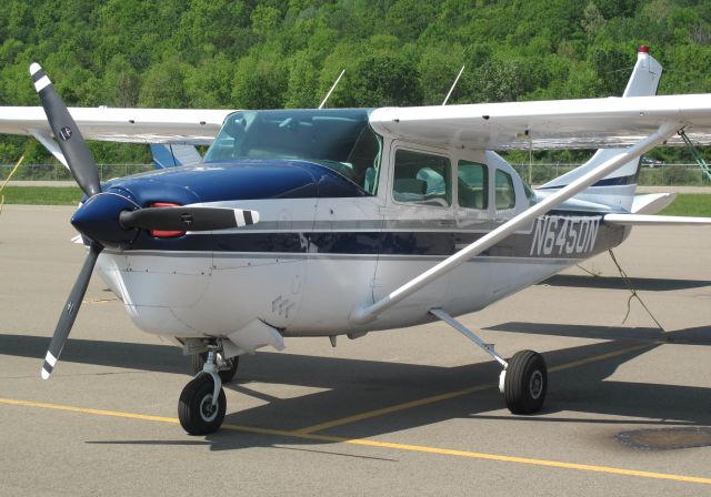 Cessna Skyhawk (N6450N) - It is a C210.