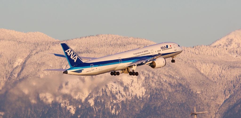 Boeing 787-9 Dreamliner (JA877A) - ANA Boeing 787-9 Dreamliner JA877A departure from YVR to HND with a snowy mountain background