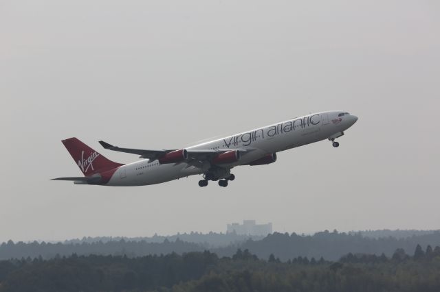 Airbus A340-300 (G-VELD)