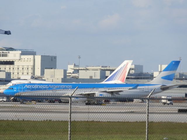 Airbus A340-300 (LV-CSE)