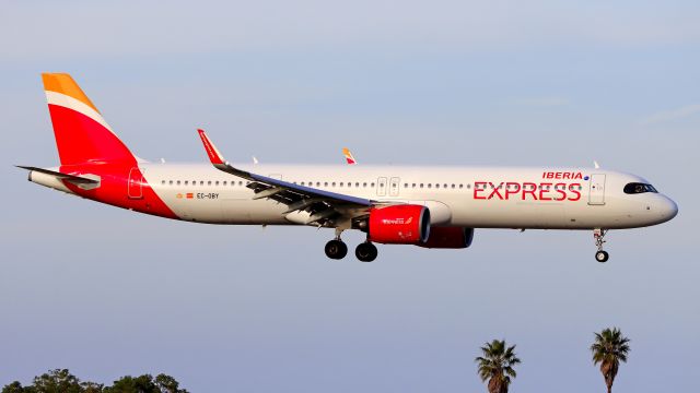 Airbus A321 (EC-OBY) - Tenerife North Airport