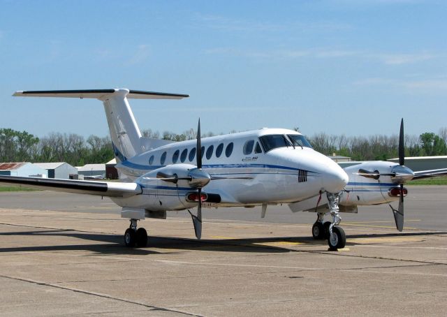 Beechcraft Super King Air 350 (N43BG) - Sams Town Casino King Air parked at Downtown Shreveport.