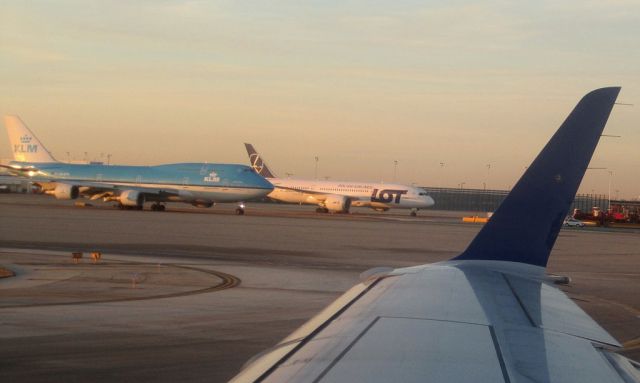 Boeing 787-8 (SP-LRA) - Grounded Dreamliner at ORD