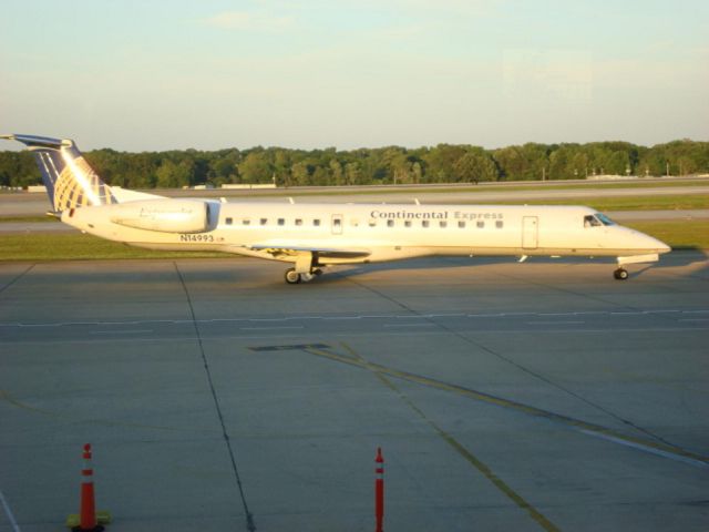 Embraer ERJ-145 (N14993)