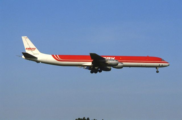 McDonnell Douglas DC-8-70 (N870TV) - Final Approach to Narita Intl Airport Rwy16 on 1986/06/15