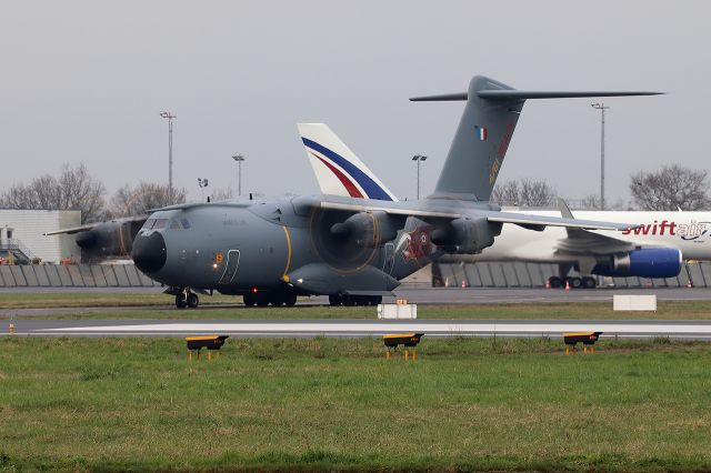 AIRBUS A-400M Atlas (F-RBAR) - "Carvex32"