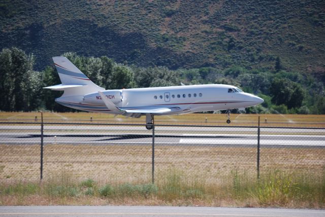 Dassault Falcon 2000 (N200CH)